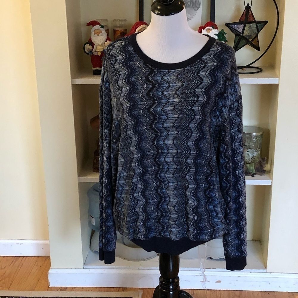 *408 Perry Ellis Knit Scoopneck Sweater